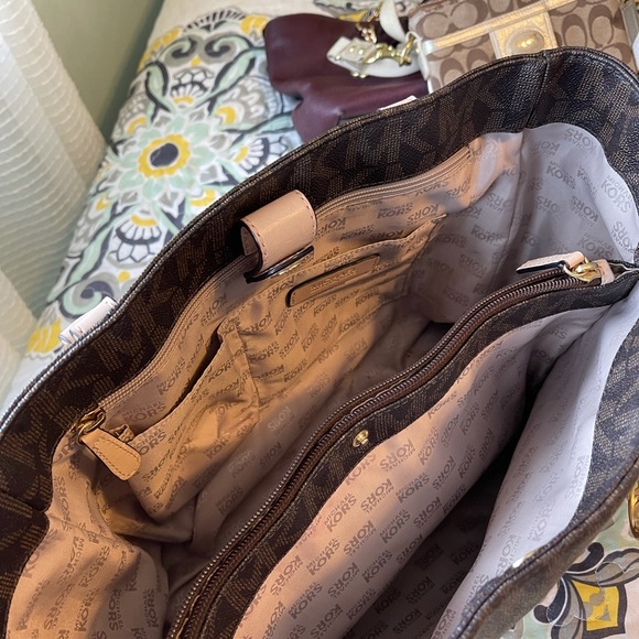 Michael Kors Purse - Picture 3 of 4